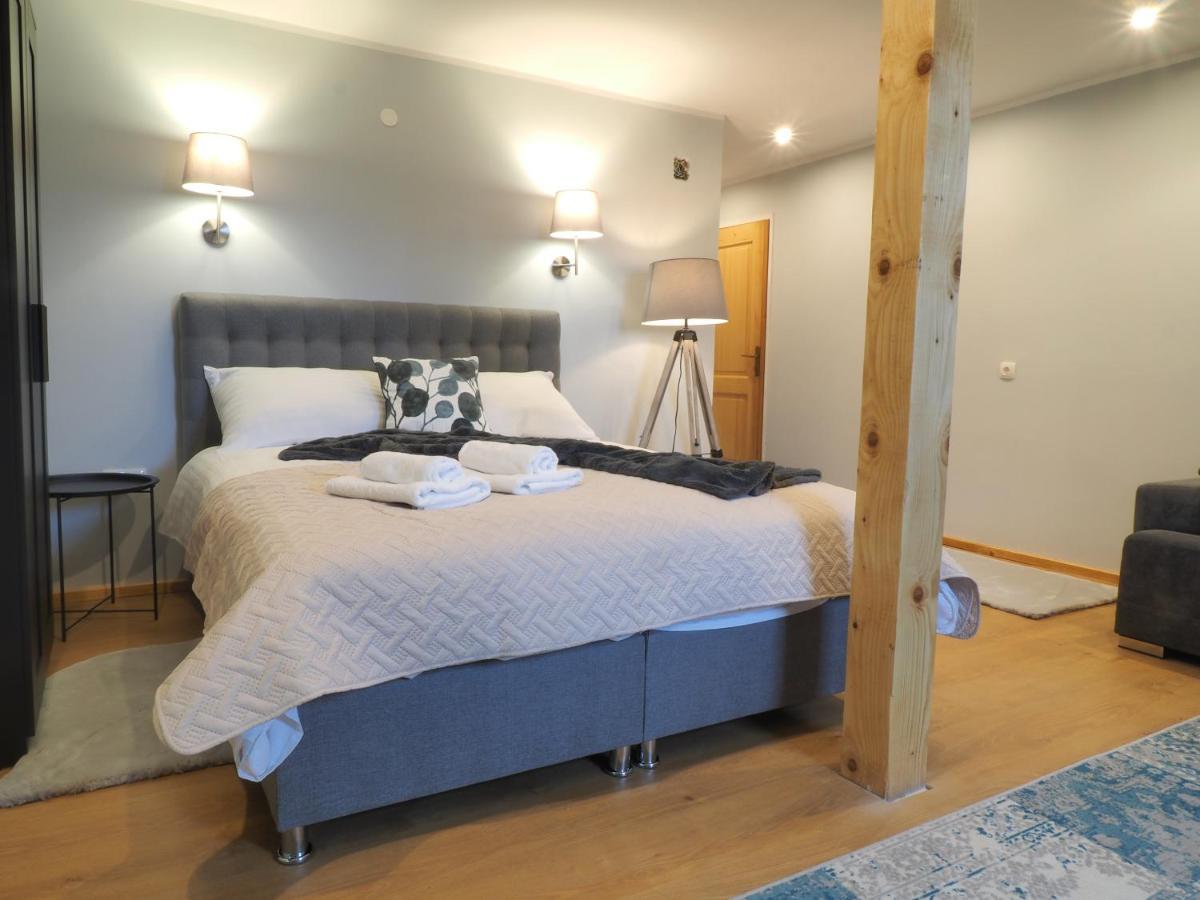 Guest House Sara Latin Bagian luar foto