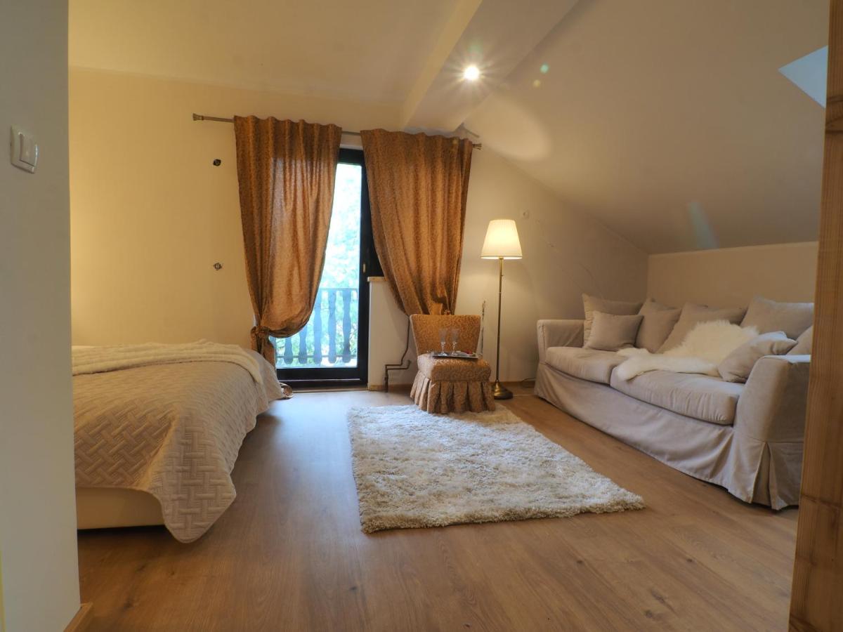 Guest House Sara Latin Bagian luar foto