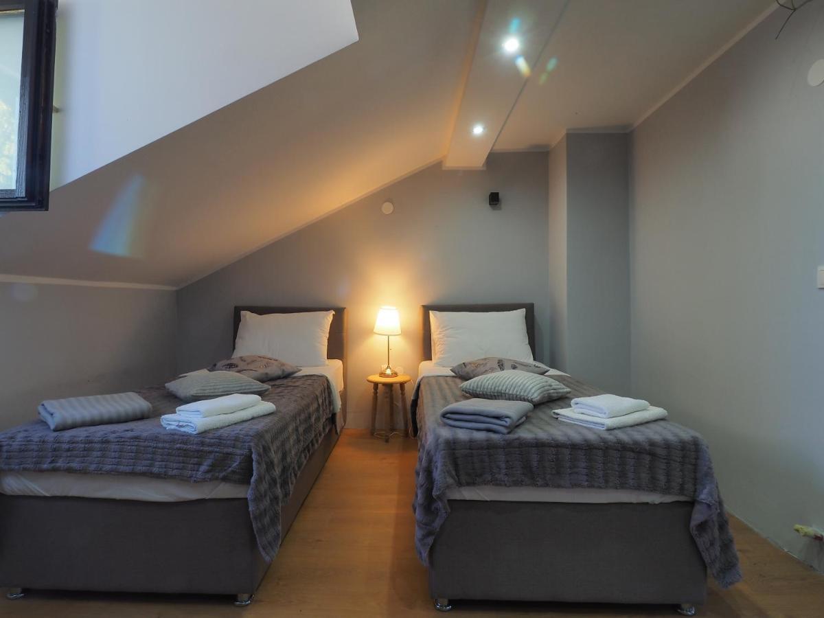 Guest House Sara Latin Bagian luar foto