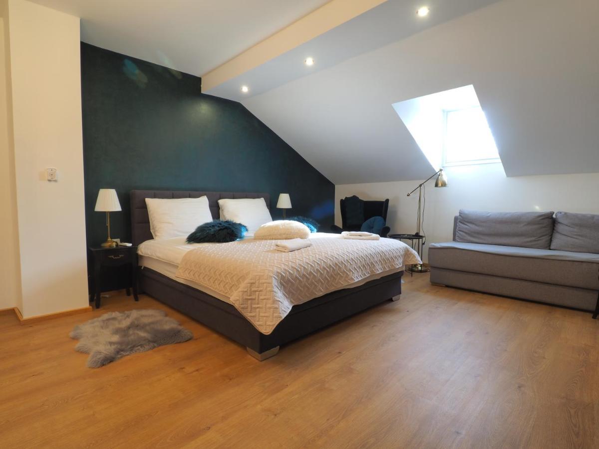 Guest House Sara Latin Bagian luar foto