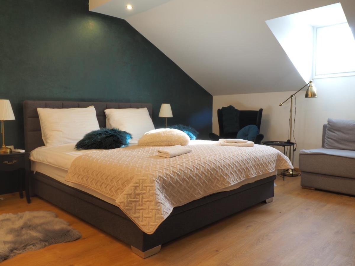 Guest House Sara Latin Bagian luar foto