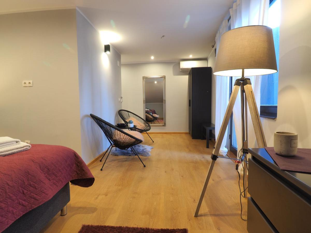Guest House Sara Latin Bagian luar foto