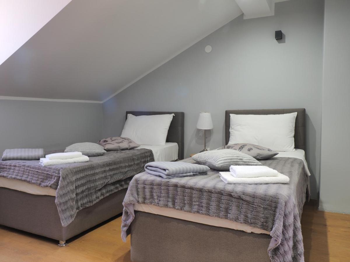 Guest House Sara Latin Bagian luar foto