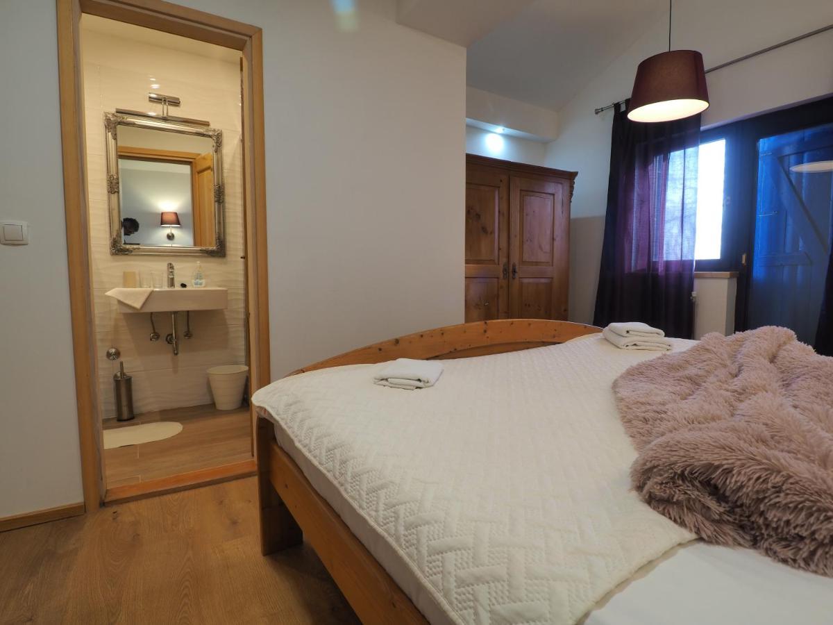 Guest House Sara Latin Bagian luar foto
