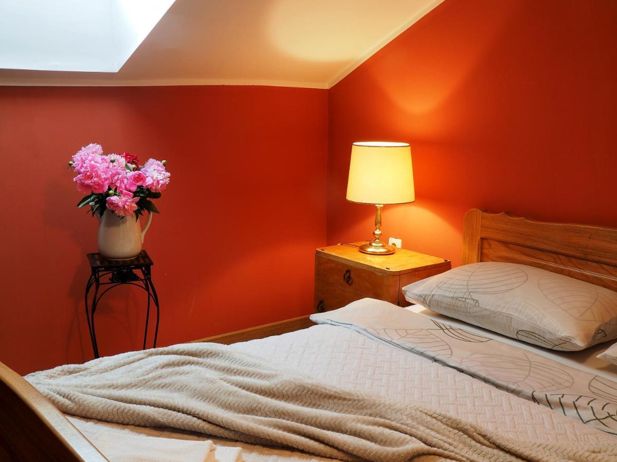 Guest House Sara Latin Bagian luar foto