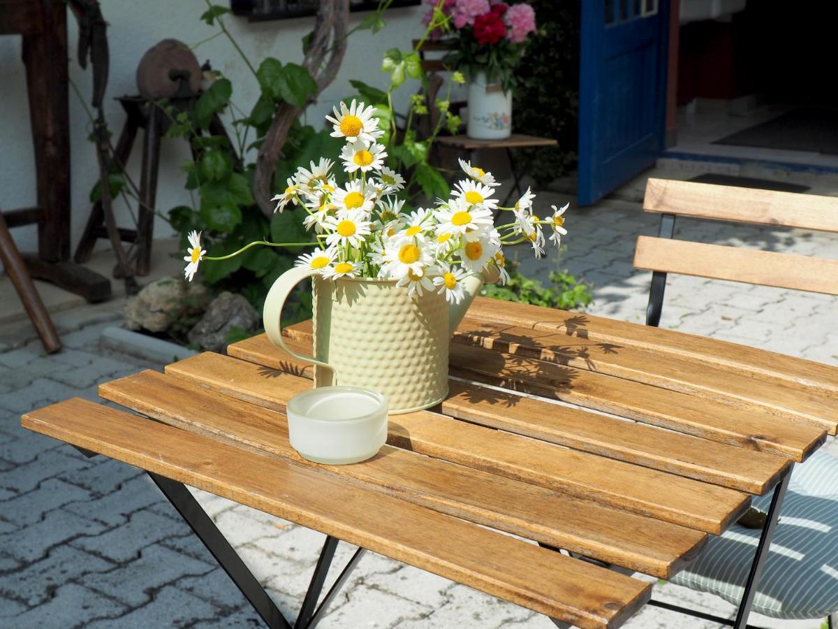 Guest House Sara Latin Bagian luar foto